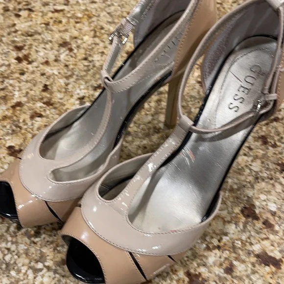 Guess Shoes - Picture 4 of 4